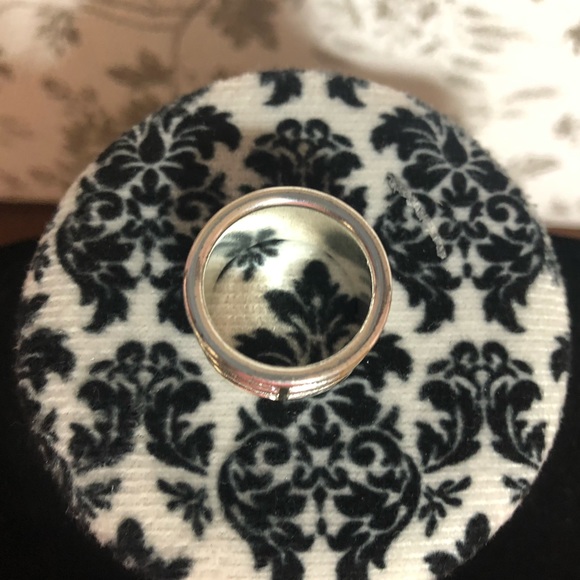 AVON Silver Ring - Picture 2 of 5